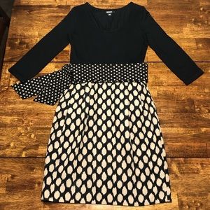 NICE!! DKNY polka dot dress sz 8